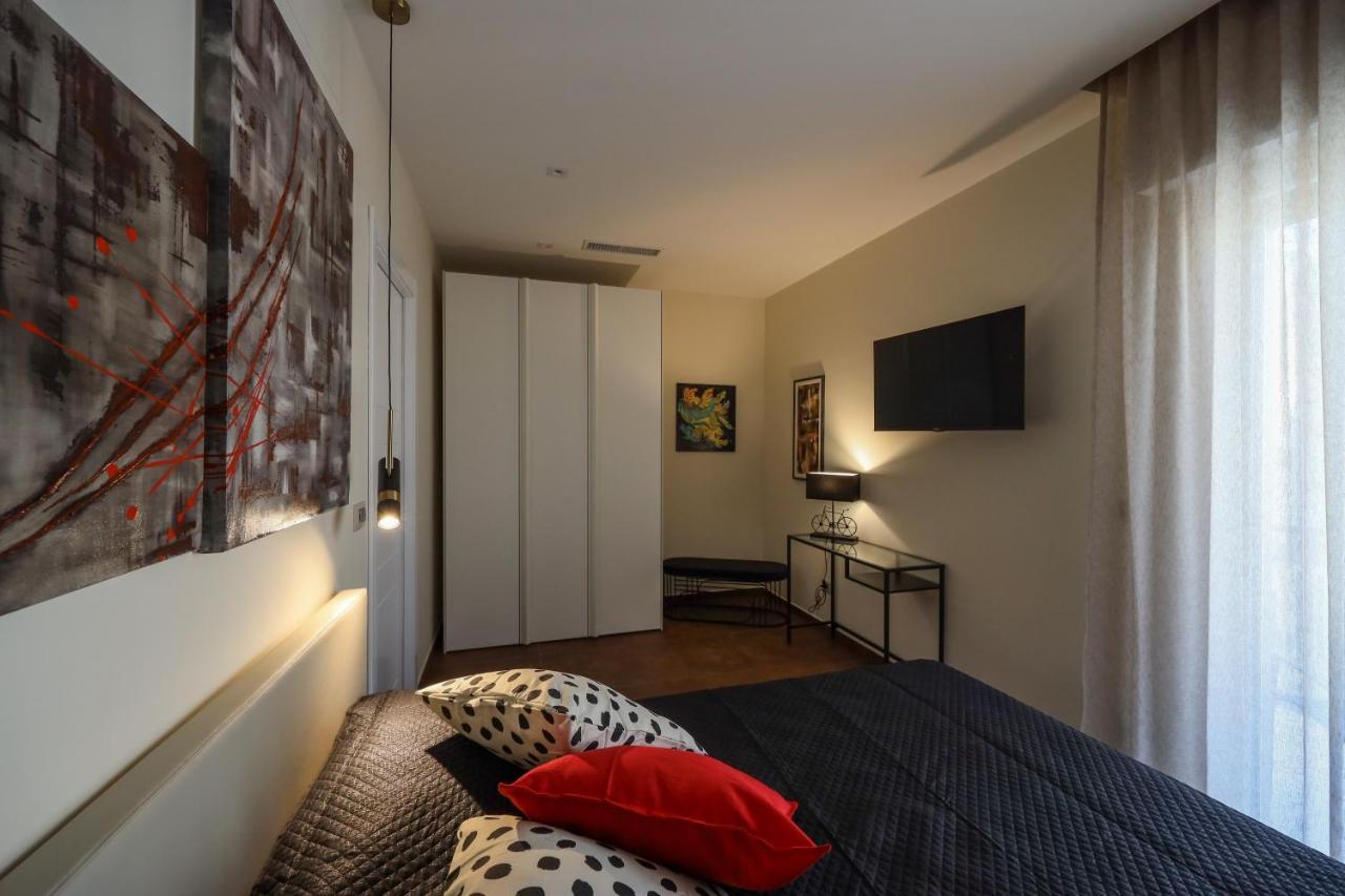 Visconti 46 Central Apartments Бари Екстериор снимка