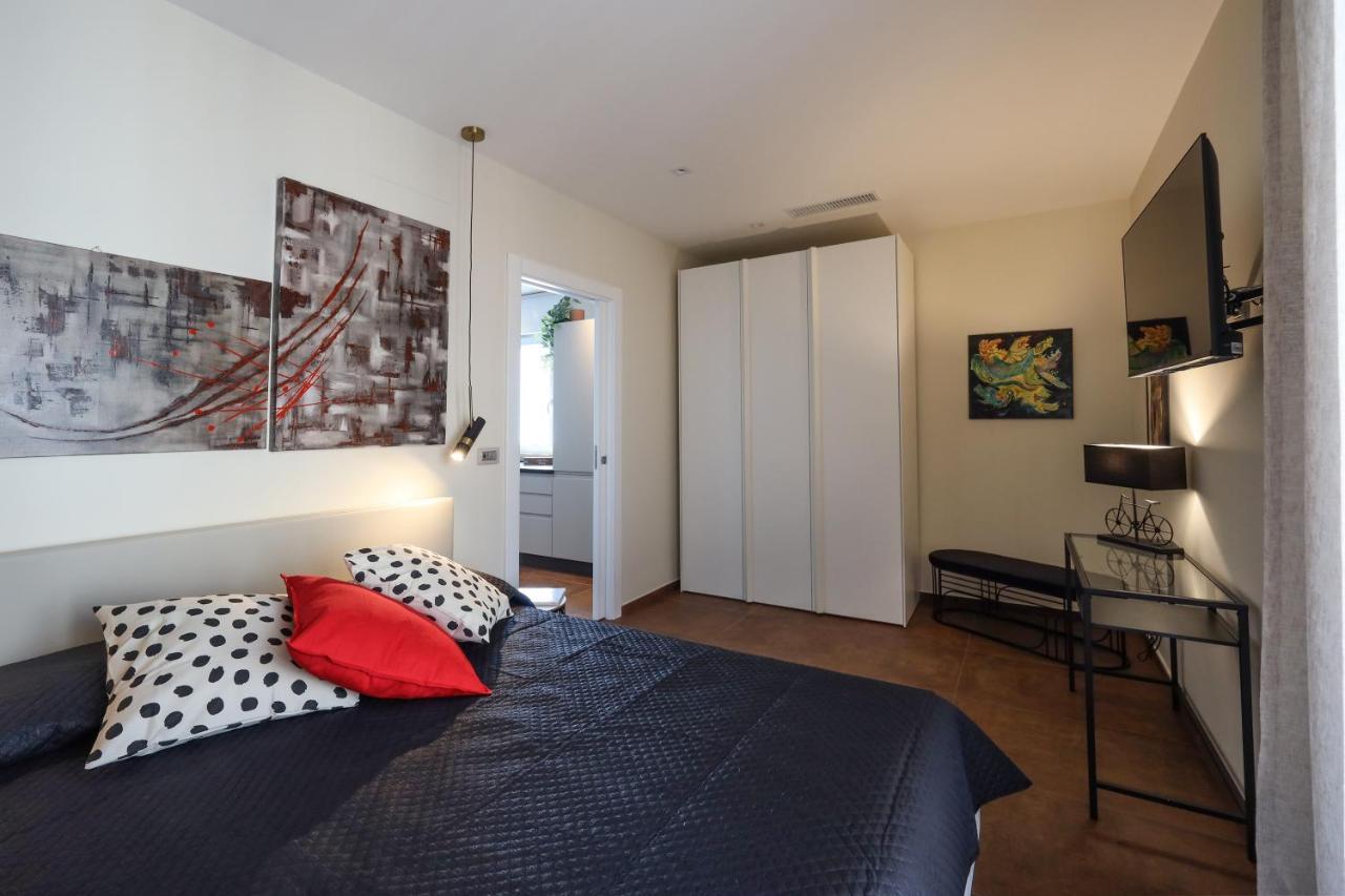 Visconti 46 Central Apartments Бари Екстериор снимка