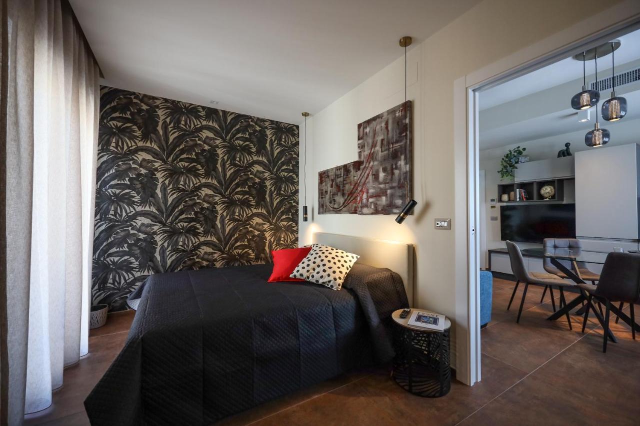 Visconti 46 Central Apartments Бари Екстериор снимка