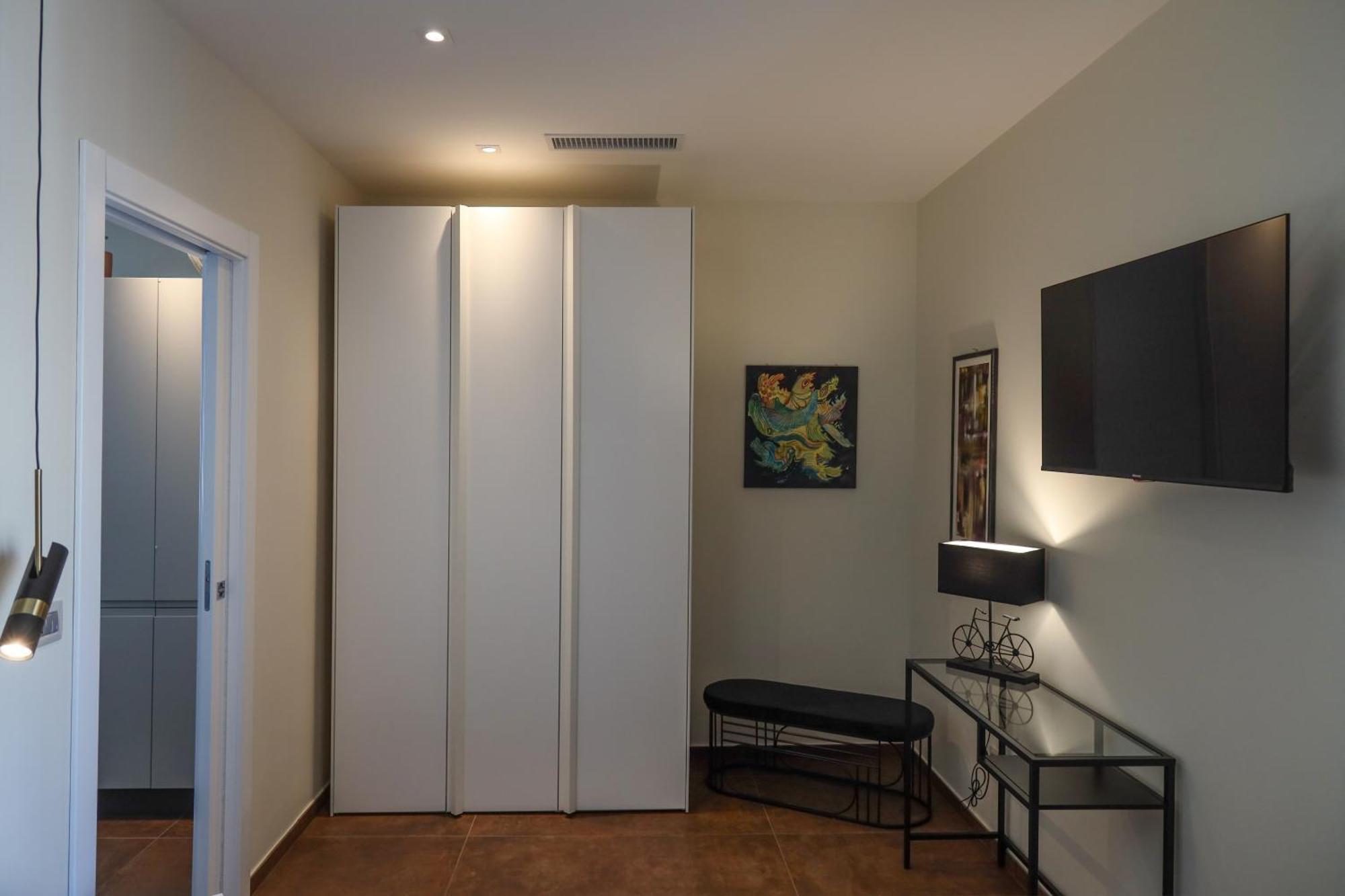 Visconti 46 Central Apartments Бари Екстериор снимка